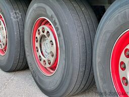 SCHMITZ CARGOBULL SKO 24 THERMO KING SLX 200 ONLY 3645 ENGINE HOUR