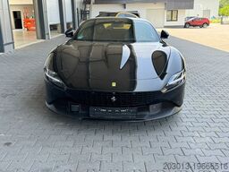 FERRARI Roma Coupe Schwarz