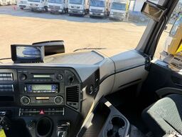MERCEDES-BENZ ANTOS 2540 L Kühlkoffer 8,2 m LBW 2 T*CARRIER