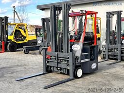 Combilift C3000CB / LPG / TRIPLEX MAST / 5500MM
