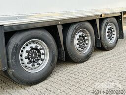 Schmitz Cargobull Tiefkühler Multitemp Doppelstock Trennwand Rolltor