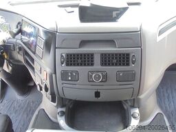 DAF XF480 FT SSC Intarder Skylights