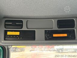 MERCEDES-BENZ Atego 1230L 4x2 1.Stock Viehtrasporter