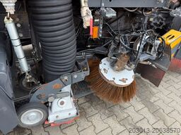 SCANIA P230 Kehrmaschine Johnston VT605- 6 M³