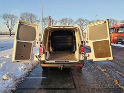 VOLKSWAGEN TRANSPORTER 2.0 TDI L2H1 4x4 2x Schuifd.