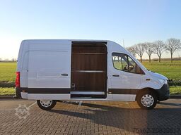 MERCEDES-BENZ SPRINTER 317 L2H2 Mbux RWD!