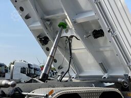 Mercedes-Benz Arocs 3348 AK 6x6 Krankipper mit Fassi F195A2.24