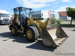 caterpillar 906H2 Radlader, Schaufel + Gabel