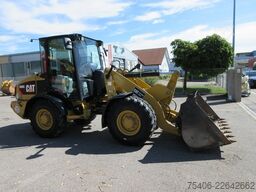 caterpillar 906H2 Radlader, Schaufel + Gabel