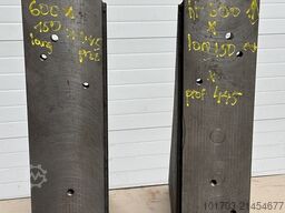 Paire d'équerres en acier 600 x 445 x 150 mm