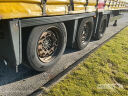 Schmitz Cargobull Curtainsider Mega