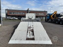 Renault D 12.240 + HYDRAULIC RAMPS + LIER 5400 KG + EUR...
