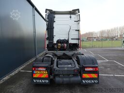 Volvo FH 420 LNG Globetrotter tractor unit