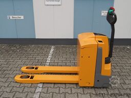 Jungheinrich EJE 220 - NEUE Batterie - wenig Stunden