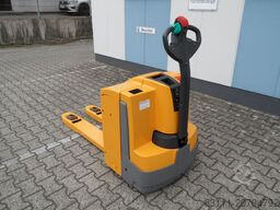 Jungheinrich EJE 220 - NEUE Batterie - wenig Stunden