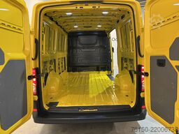 VW Crafter 35 2.0 TDI L3H2 140 PK / Euro 6 / 3.000...