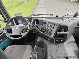VOLVO FM 330 19T GLOBE LIFT
