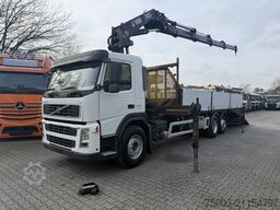 Volvo FM300 6X2*4 Maschinentransporter Kran Hiab 322