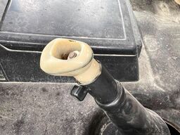 MAN 35.410 (MANUAL PUMP / POMPE MANUELLE / 6 CYLIND...