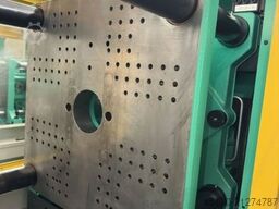 Arburg 470C 1500-400 mit dem Roboter