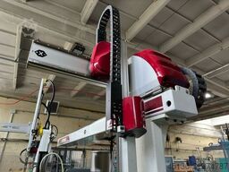 Arburg 470C 1500-400 mit dem Roboter