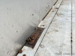 REISCH Walkingfloor BPW-Achsen Verzurrösen LED