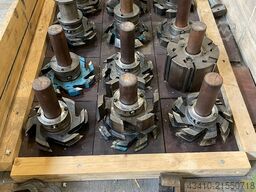 Waco 3000 HM-225 = Universal