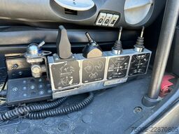 Mercedes-Benz Actros 2646 MP3 ACTROS 2646 V6 6x2 / 3 PEDALS /...