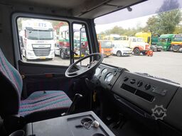Mercedes-Benz 814 machine transporter truck