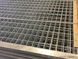 10.000 Stück Einlegegitter Gitterroste für Palettenregale verzinkt