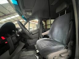 VOLKSWAGEN Crafter 2.5 TDi Maxi 9Sitze + Lift ENGINE BROKEN