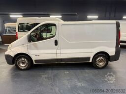 RENAULT Trafic Kasten L1H1 Klima AHK TÜV 08/2027