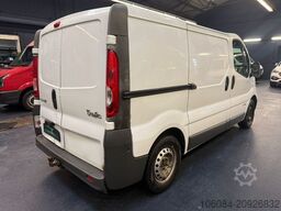 RENAULT Trafic Kasten L1H1 Klima AHK TÜV 08/2027