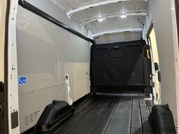 Ford Transit 350 2.0 TDCI 170 PK L2H3 RWD / Trekhaak...