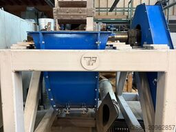 RW Recycling World Reifenwolf