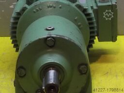 SEW-EURODRIVE R40DT90S-4