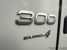 Volvo FM300 6X2*4 Maschinentransporter Kran Hiab 322