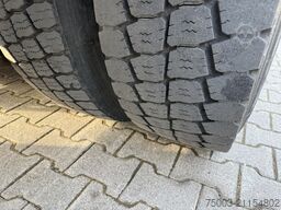 Volvo FM300 6X2*4 Maschinentransporter Kran Hiab 322