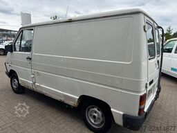 Renault Trafic **PETROL-ESSENCE-BENZINE**