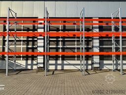 ca. 14 lfm. Palettenregale H: 500cm Fachlast: 4500 kg , 60 Palettenplätze