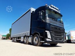 VOLVO 8x2 mit Schwerlast-Ladebordwand Rampe Stapler