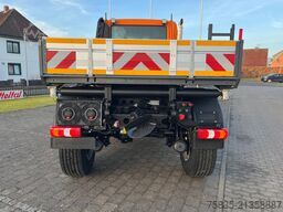 Mercedes Benz Unimog U527