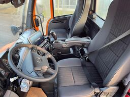 Mercedes Benz Unimog U527