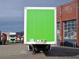 Ekeri 2 axle box with sidedoors - Zepro loadlift - St...