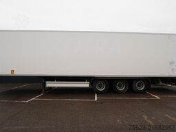 LAMBERET 3 Axle frigo trailer with CARRIER VECTOR 1950 M...