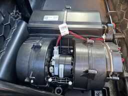 VOLKSWAGEN CRAFTER 2,0 TDI 9 SITZER KAMERA AHK KLIMA PDC