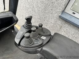LINDE H30T-01 Triplo 465 Freelift / Sideshift LPG 2012