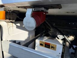 MERCEDES-BENZ ANTOS 2535 L Kühlkoffer 9 m LBW 2,5 T*LENK