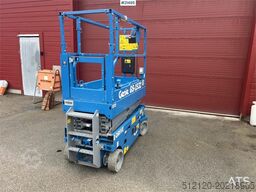 Genie GS-1532 Electric Scissor Lift w/ Small Timer