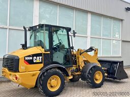 CAT 906 M    2016